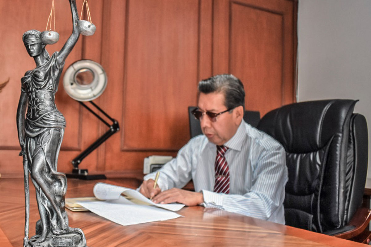 Licenciado Alberto Mendoza Rayo