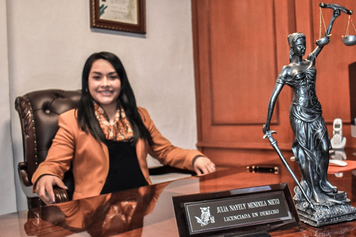 Maestra Julia Nayely Mendoza Nieto